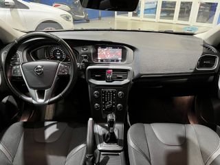 Volvo V40 D2 MOMENTUM 2019