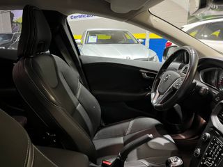 Volvo V40 D2 MOMENTUM 2019