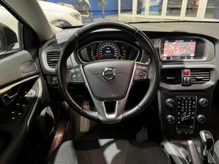 Volvo V40 D2 MOMENTUM 2019
