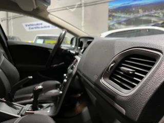 Volvo V40 D2 MOMENTUM 2019