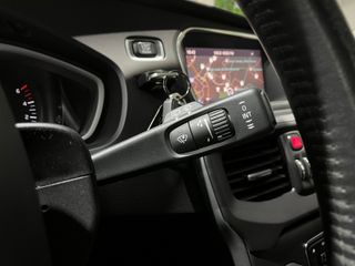 Volvo V40 D2 MOMENTUM 2019