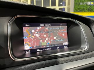 Volvo V40 D2 MOMENTUM 2019