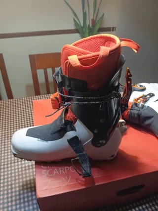 Botas skimo Atomic Ultimate Land.Caña Carbono