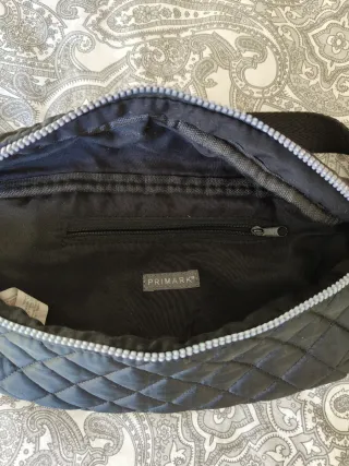 Riñonera acolchada negra