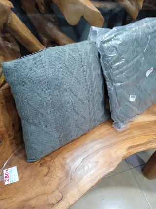 COJIN PUNTO 40X40 CREMALLERA PRECIO EN TIENDA 12,9