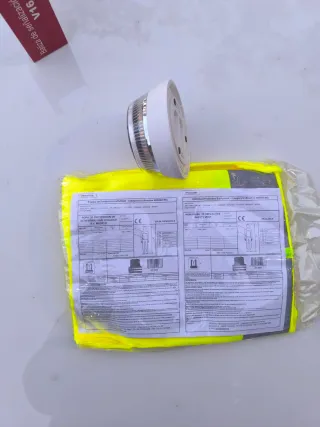 Baliza V16 y Chaleco Reflectante Alta Visibilidad