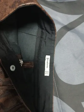 Falda polipiel efecto piel serpiente