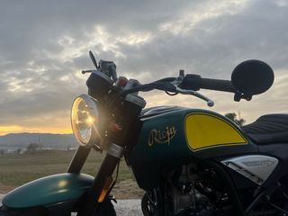 Rieju Century 125. Perfecto estado, pocos km