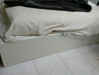 Cama Matrimonio + somier de tablas + colchon