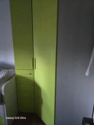 Armario infantil Mercamueble verde y beige