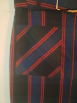 Falda recta con cinturón