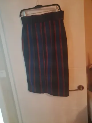 Falda recta con cinturón