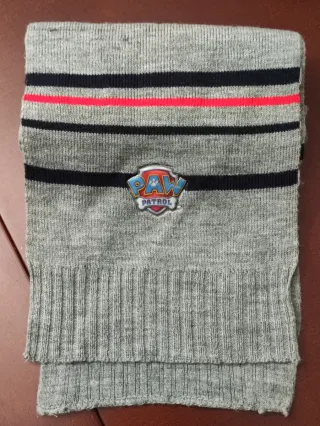 Gorro y bufanda Patrulla Canina gris.