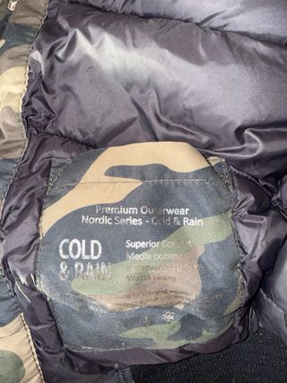 Abrigo Anorak Camuflaje talla XS Bershka mujer