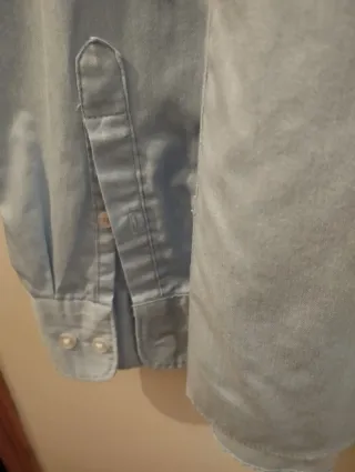 Camisa azul claro de chico sin usar