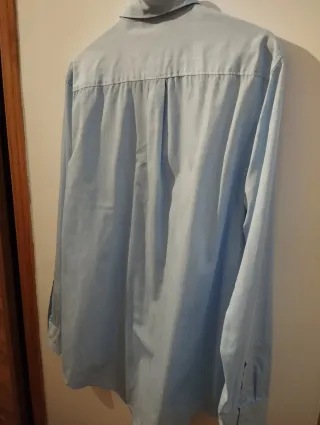 Camisa azul claro de chico sin usar