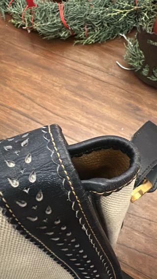 Bolso Loewe Negro Colección Sevilla ideal Navidad