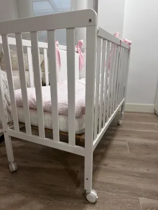 Cuna de bebé blanca. Marca Mi Cuna
