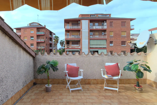 Casa con solárium y garaje en centro de Pineda