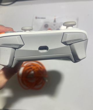 Mando GameSir T7 Blanco y Naranja