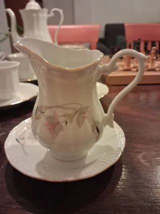 ANTIGUO JUEGO DE CAFE DE PORCELANA