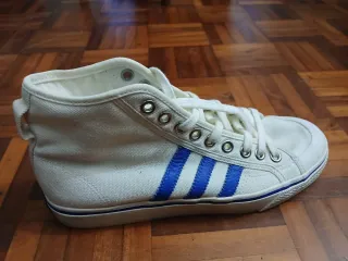 Botas Adidas Blancas y Azules, talla 8 1/2 UK