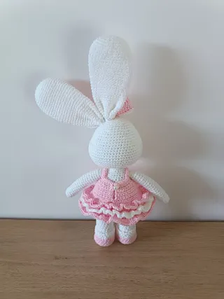 Amigurumi conejita tejida a mano 34 cm de alto