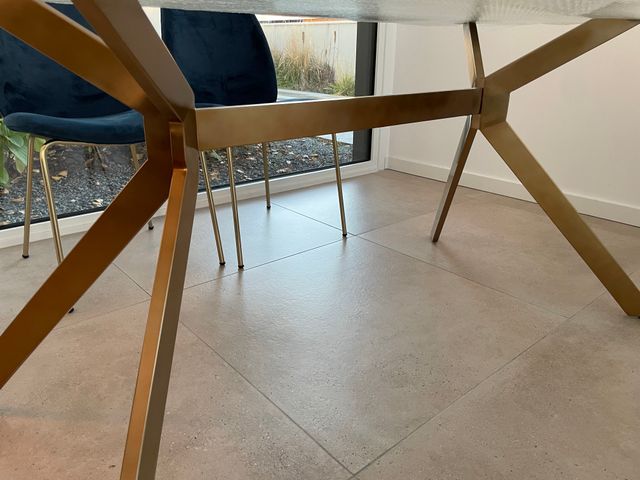 Mesa de comedor cristal y metal dorado