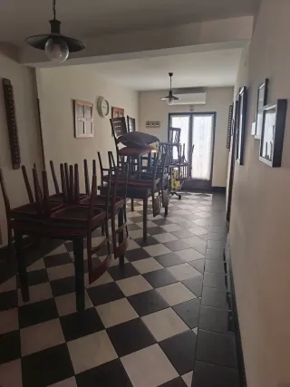 Alquiler de cafetería totalmente equipada