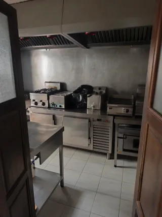 Alquiler de cafetería totalmente equipada