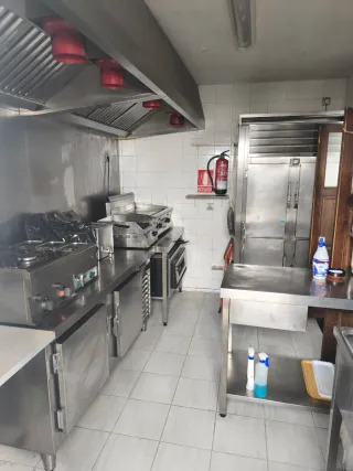 Alquiler de cafetería totalmente equipada