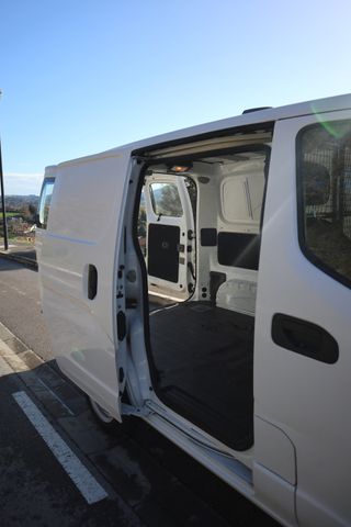 Nissan NV200 2012