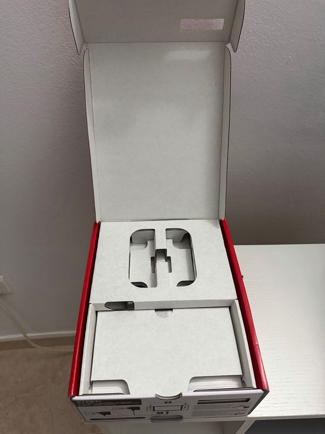 Scatola Nintendo Switch OLED Bianca