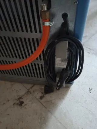 Nevera trivalente para camper, camión o campo