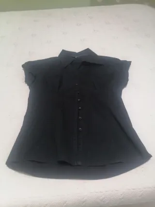 Camisa negra manga corta