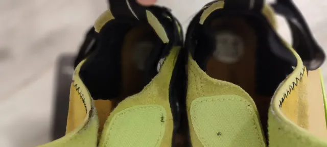 Pies de gato infantil, talla 31-32. Marca Boreal.