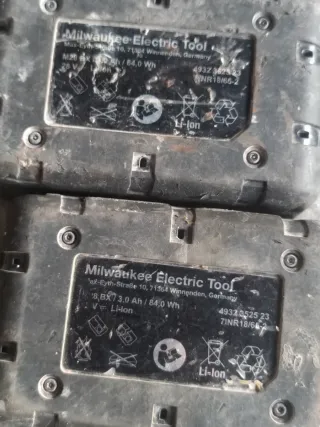 2 Baterías Milwaukee M28 Litio-Ion no funciona