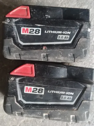 2 Baterías Milwaukee M28 Litio-Ion no funciona