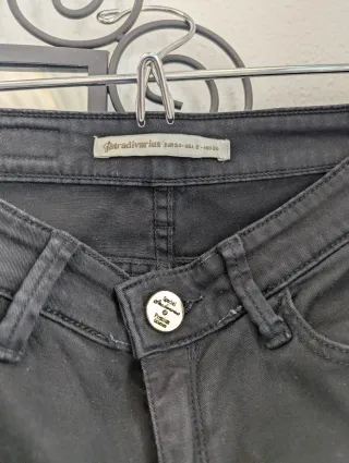 Pantalón vaquero negro Stradivarius
