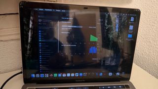 MacBook Pro 13 M1 2020 Touch Bar Pantalla rota