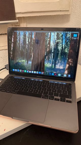 MacBook Pro 13 M1 2020 Touch Bar Pantalla rota