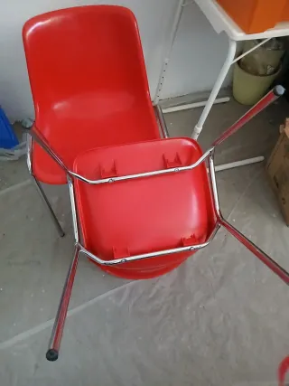 2 Sillas Rojas Metal y Plástico + Regalo