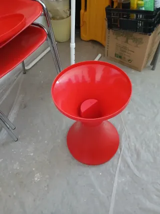 2 Sillas Rojas Metal y Plástico + Regalo