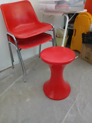 2 Sillas Rojas Metal y Plástico + Regalo