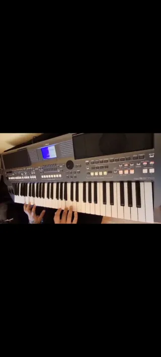 Yamaha PSR S670 - Buen Estado