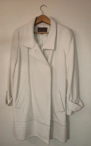 Chaqueta blanca Cortefiel nueva mujer.