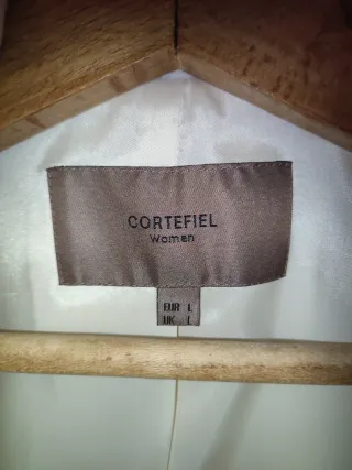 Chaqueta blanca Cortefiel nueva mujer.