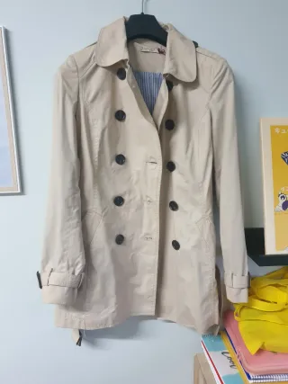 Gabardina Stradivarius Beige