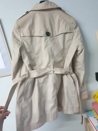 Gabardina Stradivarius Beige