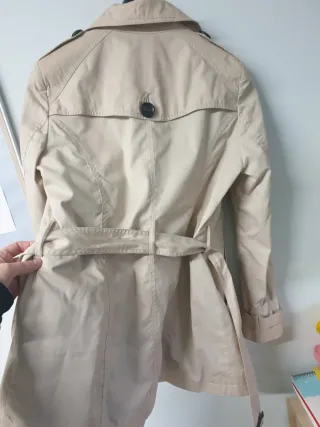 Gabardina Stradivarius Beige